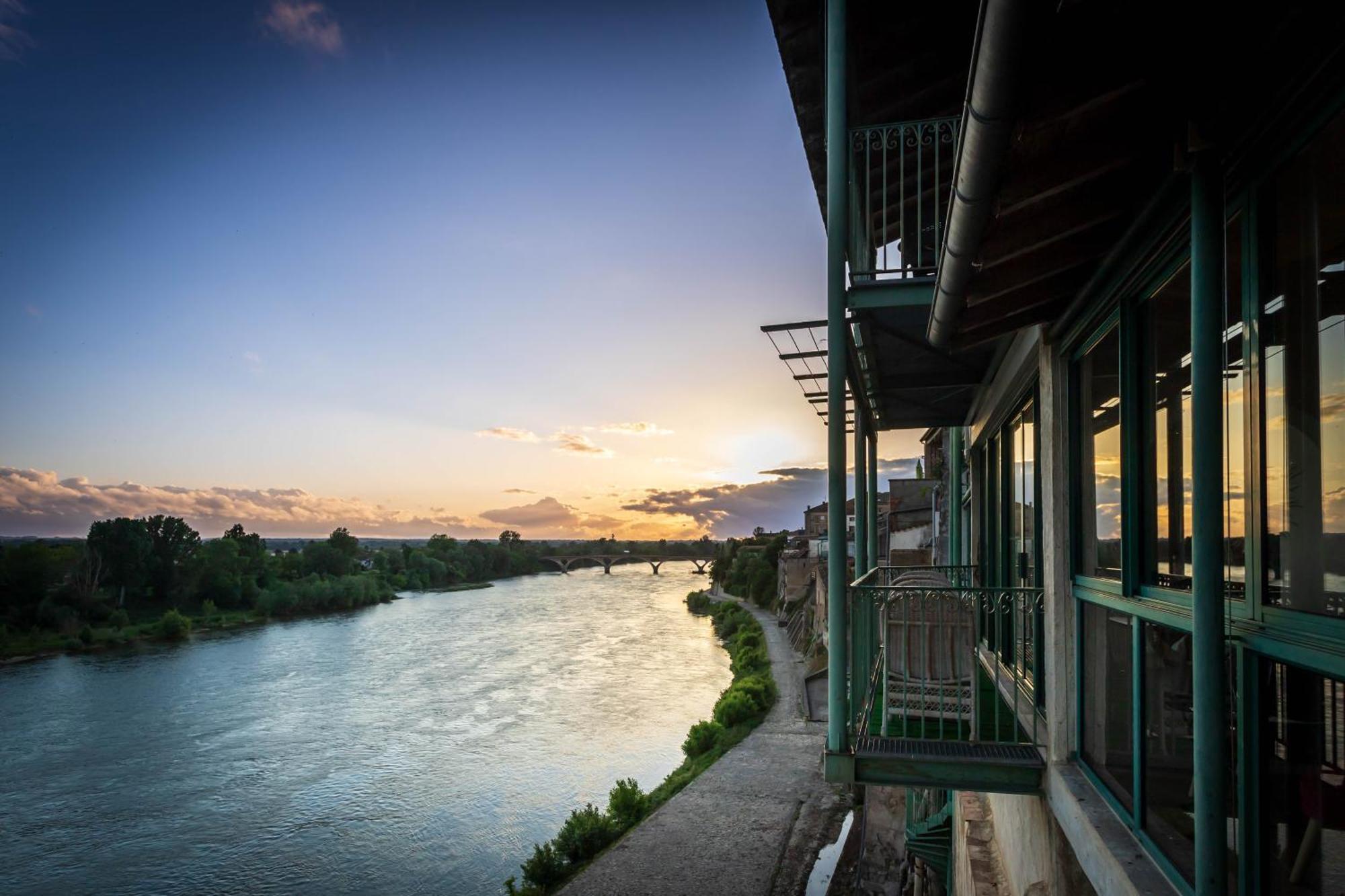 Hotel Restaurant Cote Garonne Le Balcon Des Dames - Tonneins Fauillet Marmande - Vue Panoramique Bord De Garonne Chambres Climatisees Ngoại thất bức ảnh