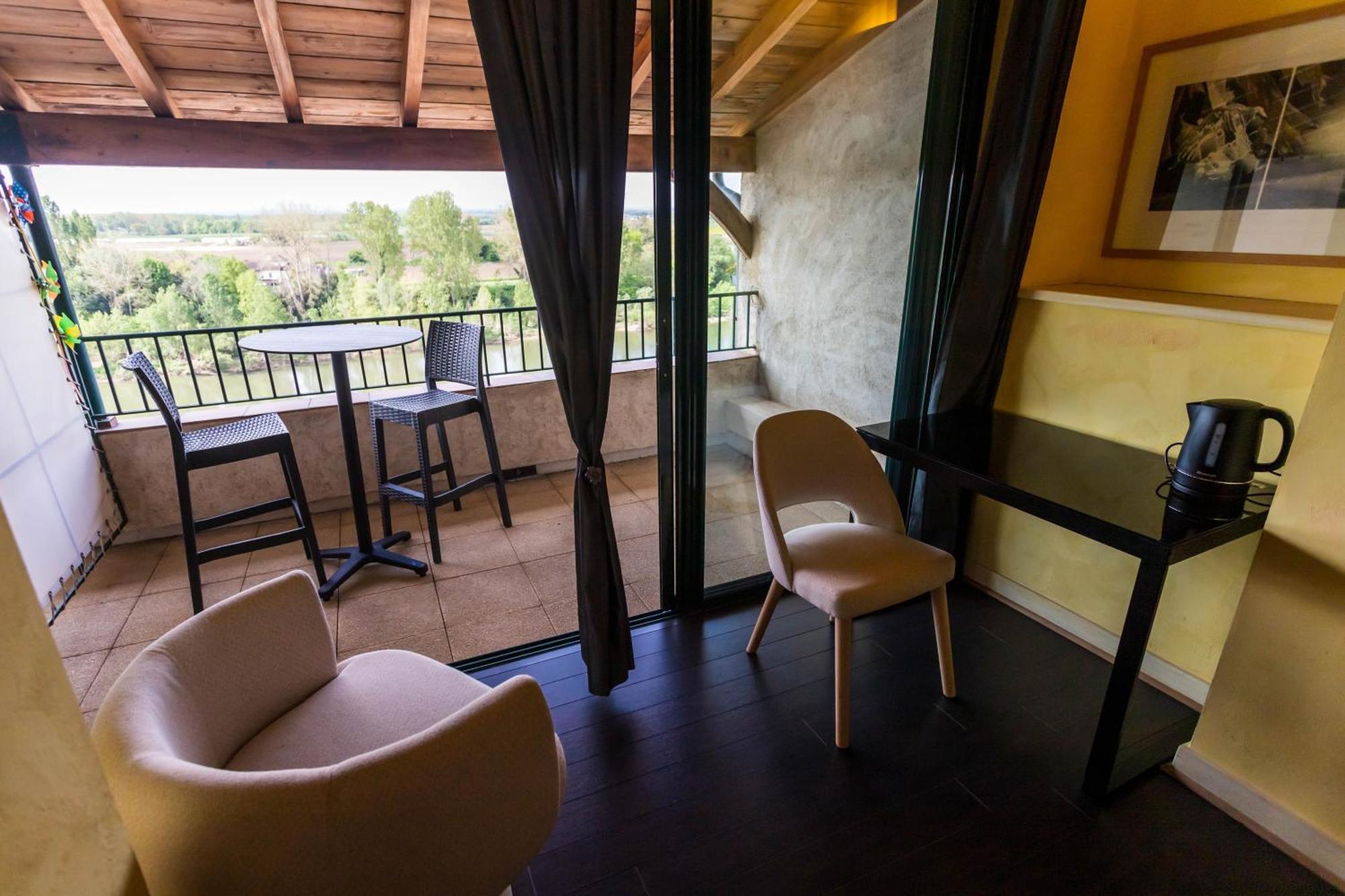 Hotel Restaurant Cote Garonne Le Balcon Des Dames - Tonneins Fauillet Marmande - Vue Panoramique Bord De Garonne Chambres Climatisees Ngoại thất bức ảnh