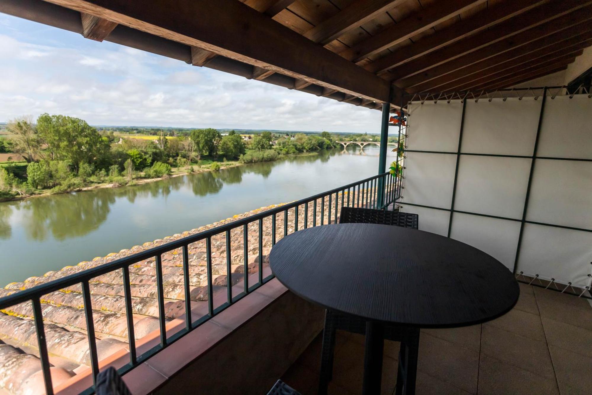 Hotel Restaurant Cote Garonne Le Balcon Des Dames - Tonneins Fauillet Marmande - Vue Panoramique Bord De Garonne Chambres Climatisees Ngoại thất bức ảnh